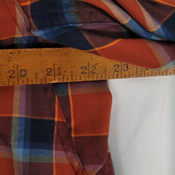 Duluth Trading- Alaskan Hardgear- Plaid button up- size Large - Picture 5 of 7